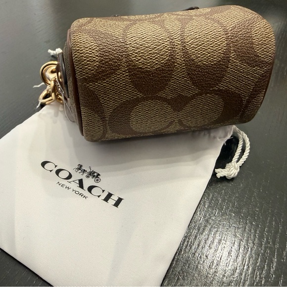 🚨🚨Sold🚨🚨Coach Brown Mini Rowan Bag Charm - Picture 4 of 8